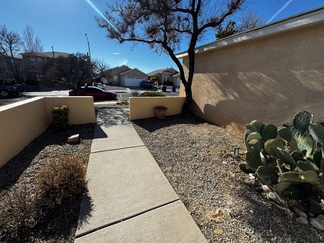 Building Photo - Great 3BR Home Near Cottonwood Mall!!