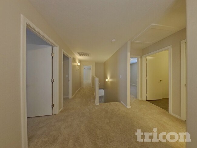 Building Photo - 2098 E Haflinger Way