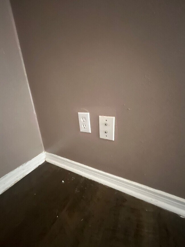 Building Photo - 1614 58th St