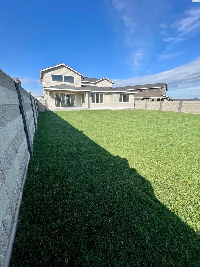 Building Photo - South Richland For Rent