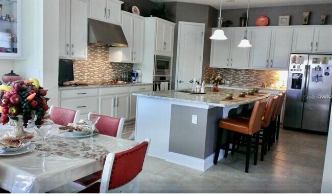 Building Photo - 8549 Laureate Blvd