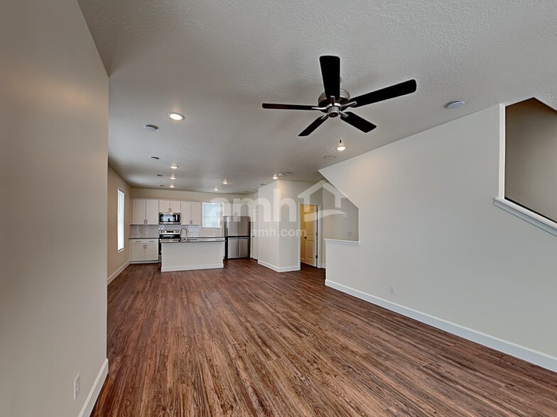 Building Photo - 6033 W Copperhawk Dr