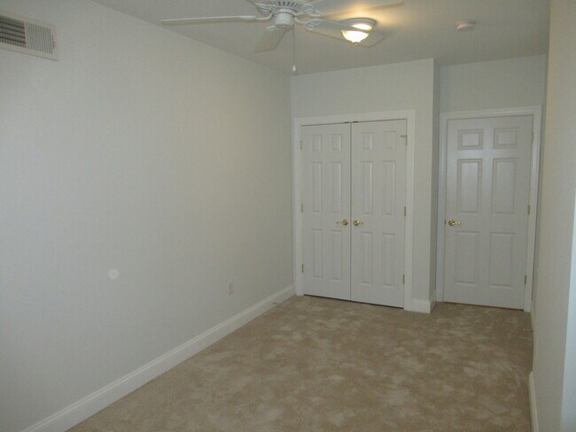 Building Photo - Charming 4 Bedroom/3.5 Bathroom Townhome with Parking Pad in Station North, MD!