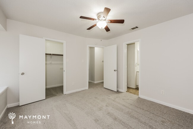 Building Photo - 105 Caprock Dr