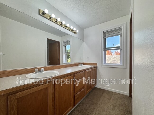 Building Photo - 992 S Palmetto St