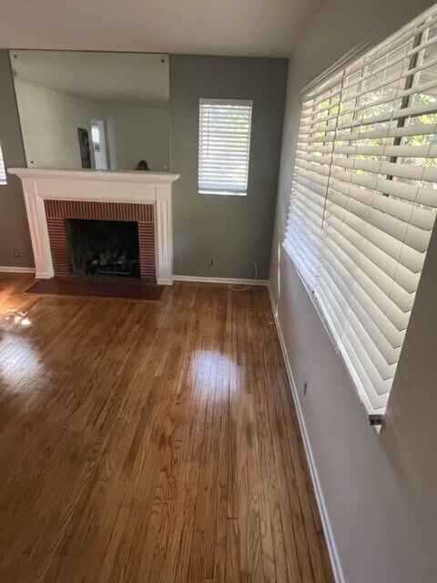 Family Room - 536 Cypress Ave