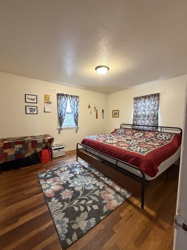 Building Photo - 1311 E Flint St