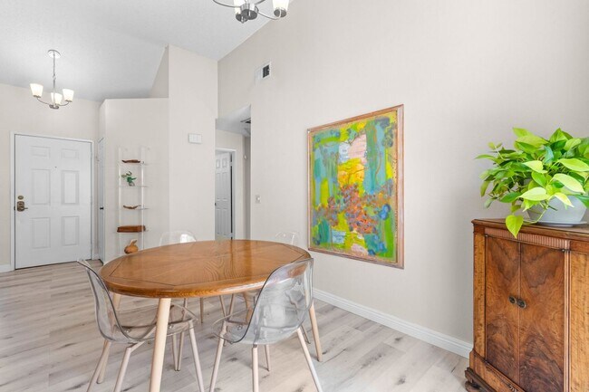 Building Photo - 6681 Brighton Pl