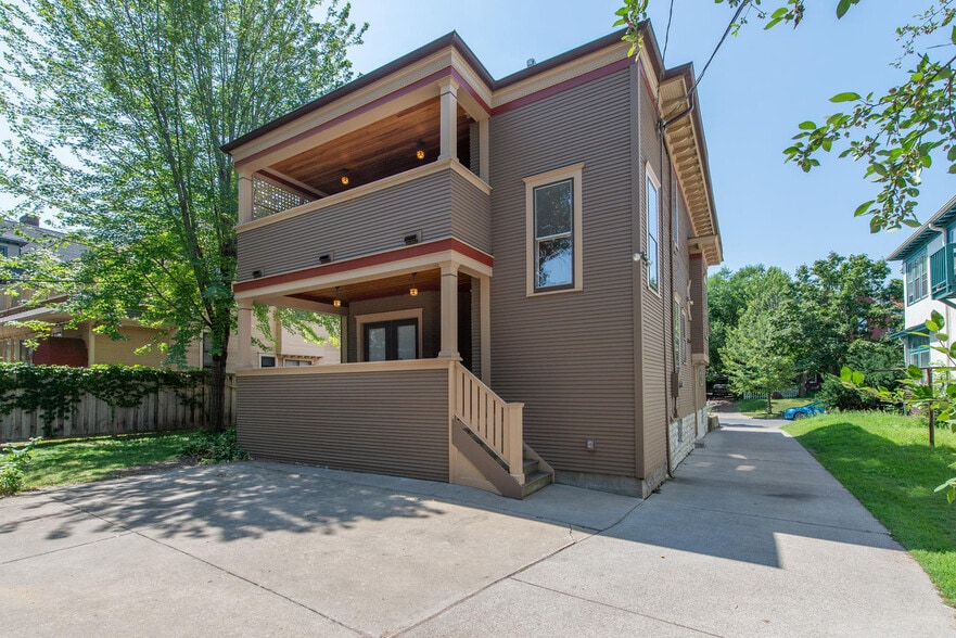 Building Photo - 2205 Aldrich Ave S