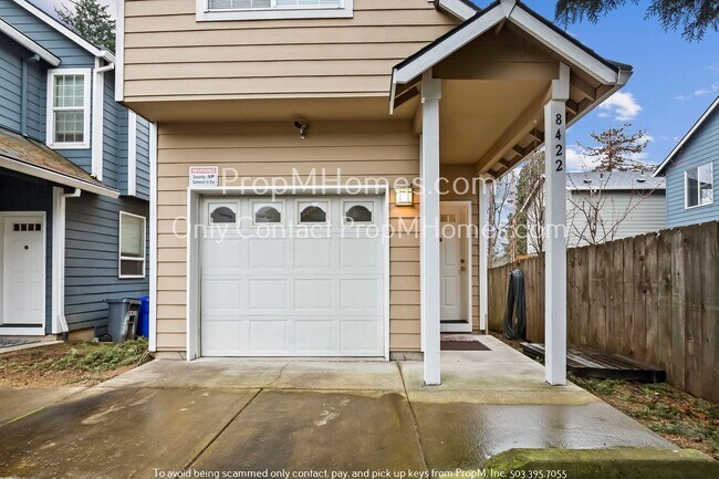 Building Photo - Cozy Three Bedroom Home in SE - New Photos!