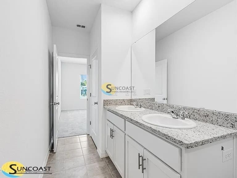 Building Photo - 7215 Sabal Ter