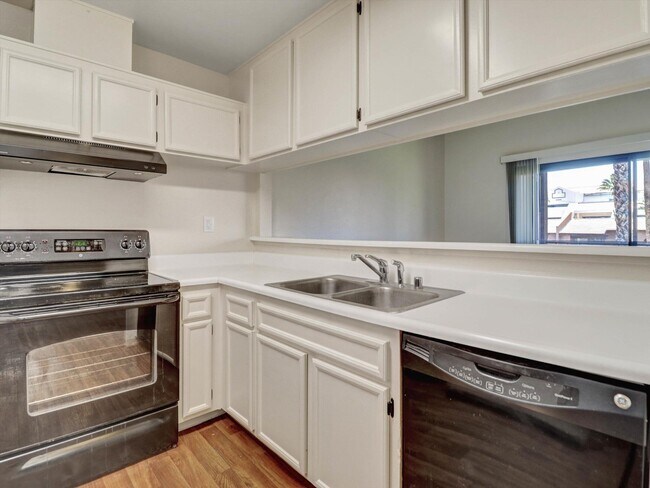 Building Photo - 291 E Mel Ave