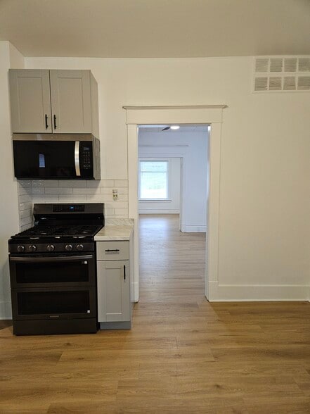 Stove and Microwave - 5706 22nd Ave