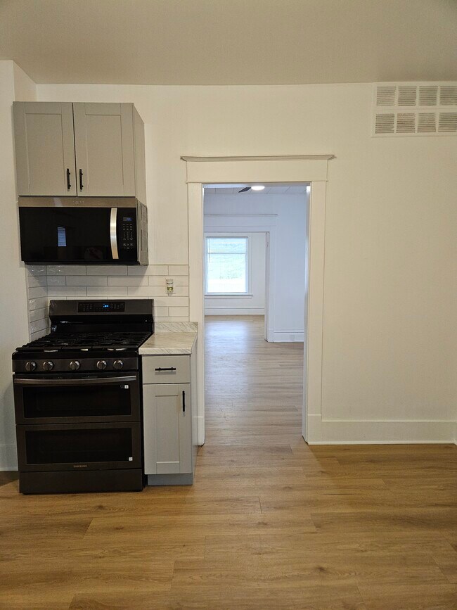 Stove and Microwave - 5706 22nd Ave