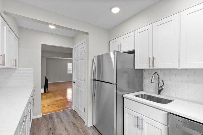 Building Photo - Rosol Court