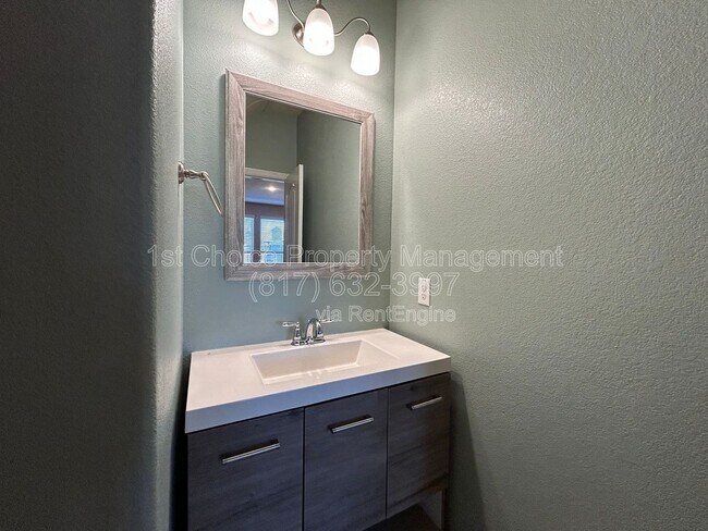 Building Photo - 15736 Barton Ridge Dr