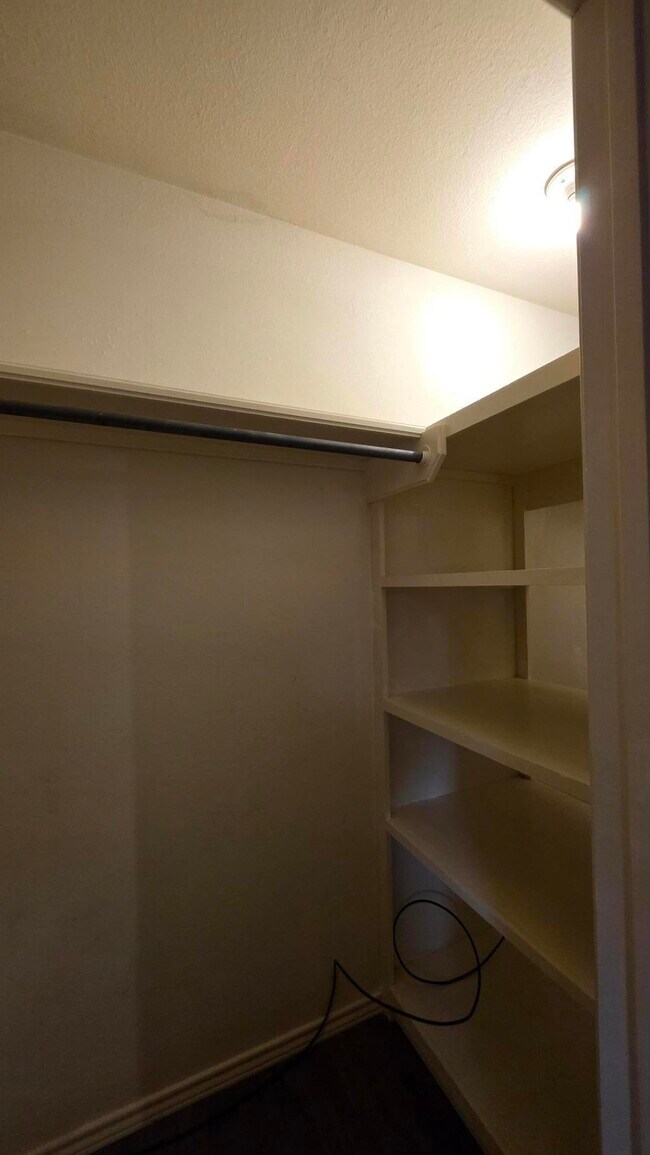 Building Photo - 8604 Jordan Dr