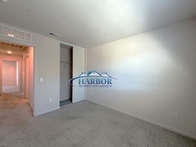 Building Photo - 1215 Canoe Ln
