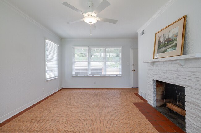 Building Photo - 5208 Gwynne Rd