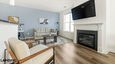 Building Photo - 909 Mansion Dr