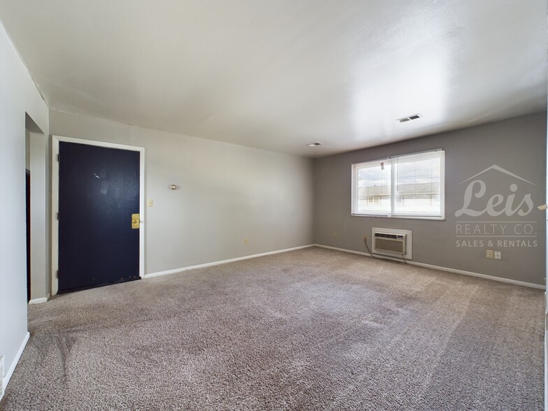 Building Photo - 403 N Owens Dr