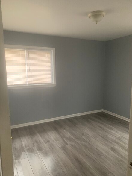 Bedroom - 11055 Chapp Ave