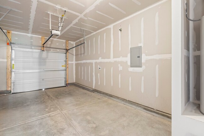 Building Photo - 6030 Grey Colt Wy
