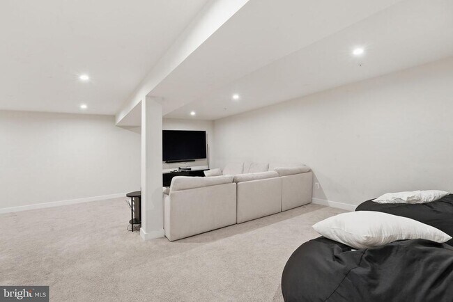 Building Photo - 11190 Wheeler Ridge Dr