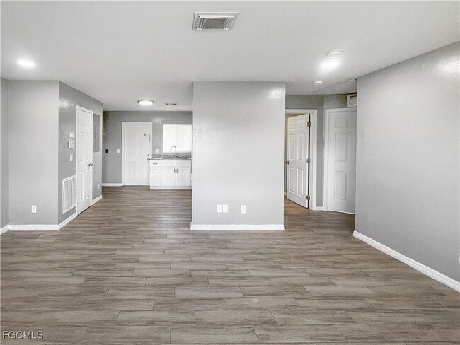 Building Photo - 123 Gordon Ave S