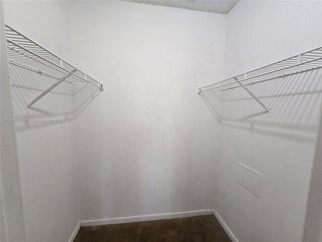 Building Photo - 8022 SW 21st Ct