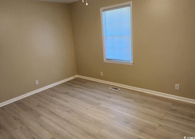 Building Photo - 220 Flag Patch Rd