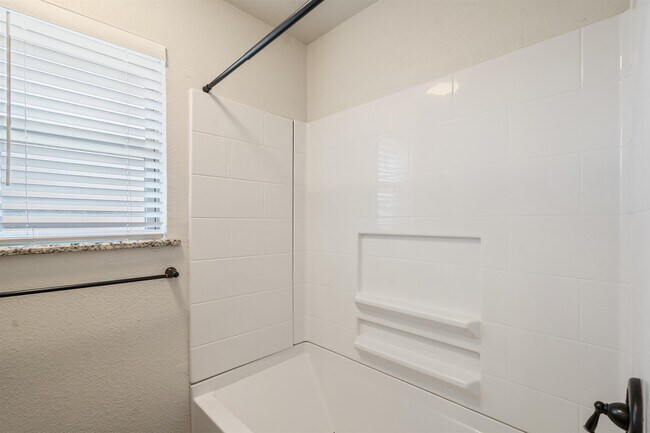 Building Photo - 111 A Rhonda Dr