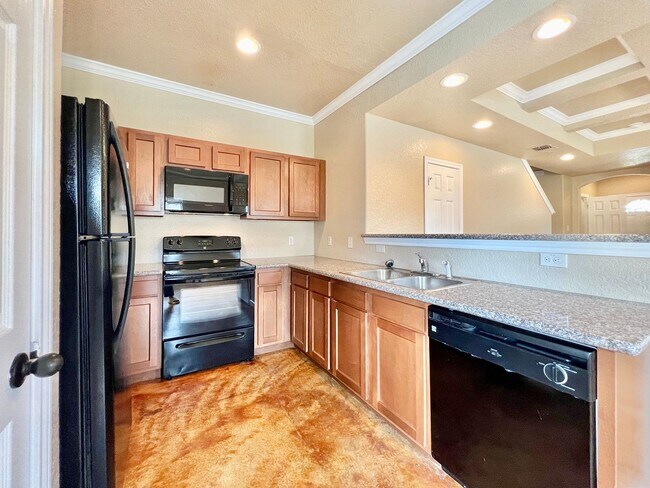 Building Photo - 14103 Veneto Dr