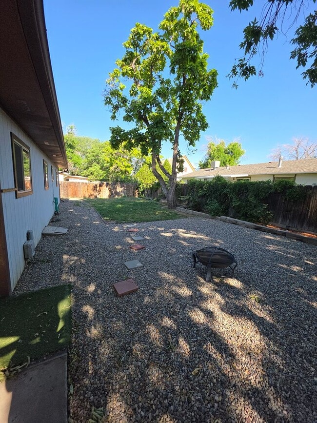 Building Photo - Awesome 3 bed 2 bath home!!!