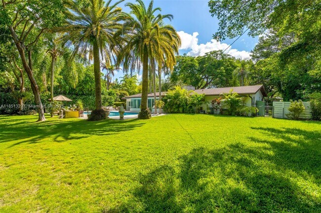 Building Photo - 12700 SW 80th Ave