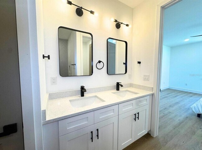 Building Photo - 410 Flat River St SW