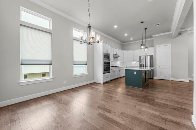 Building Photo - 954 Fisher St