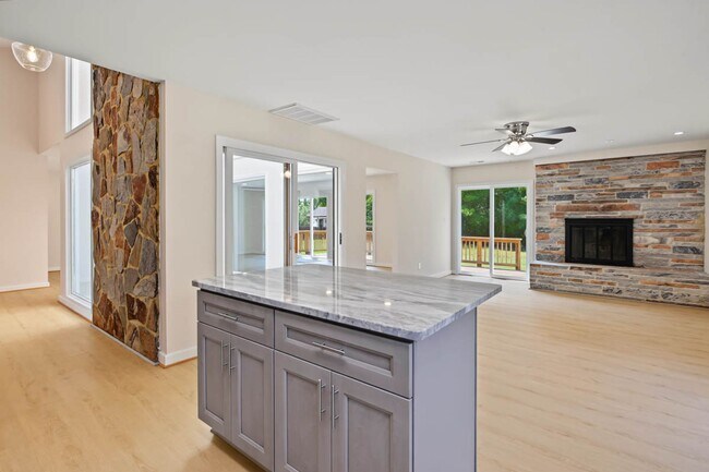 Building Photo - 300 Smoots Ln