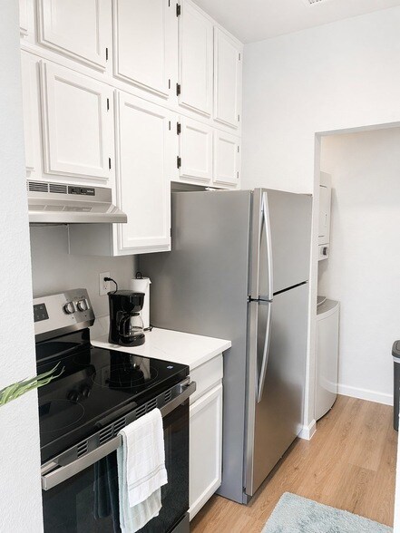 Building Photo - 5620 Live Oak St