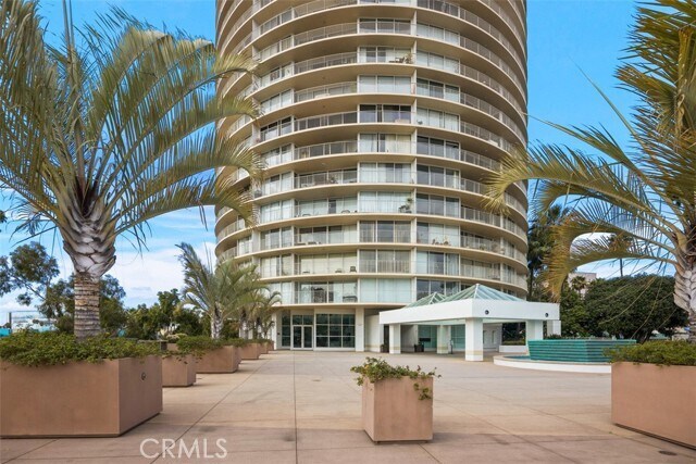 Building Photo - 700 E Ocean Blvd