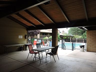 Building Photo - 2913 Tierra Verde E