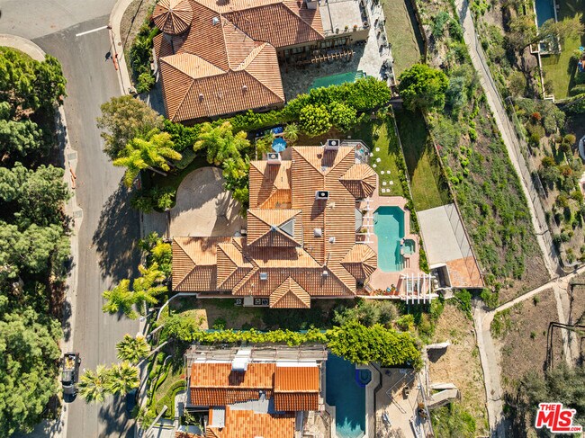 Building Photo - 1415 Cuesta Linda Dr