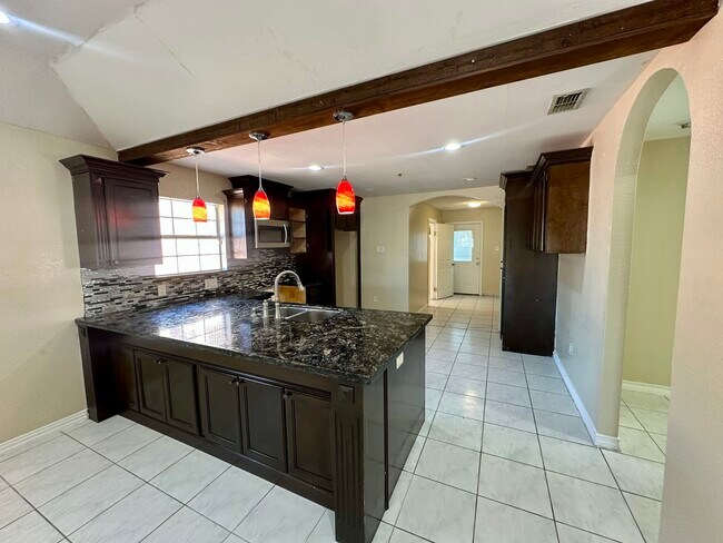 Building Photo - 3023 Potomac Loop