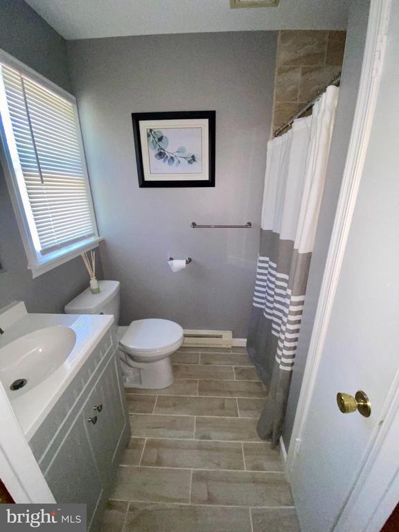 Building Photo - 4535 Pine Ridge Dr W