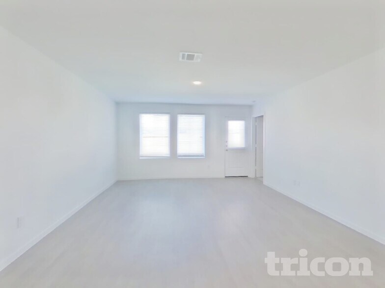 Building Photo - 3009 fantasy Terrace Dr