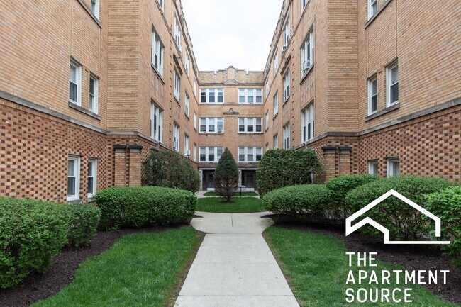 Building Photo - 4011 N Lowell Ave