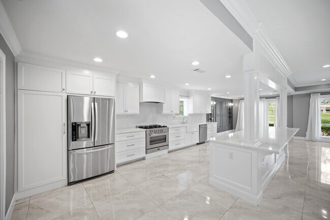Building Photo - 6215 S Braeswood Blvd