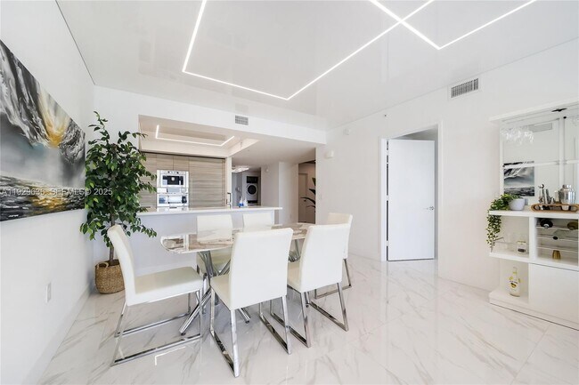 Building Photo - 300 Sunny Isles Blvd