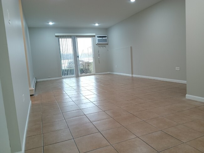 Building Photo - 876 Crimson Ct