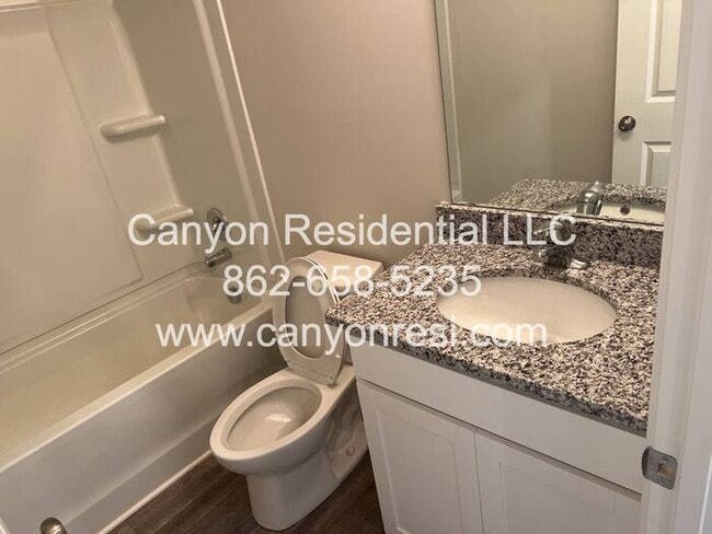 Building Photo - 535 Dayspring Dr